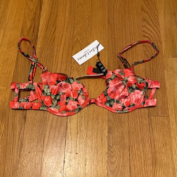 Hard to hind for love and lemons satin bra and thong set red roses 🌹 - Picture 7 of 8